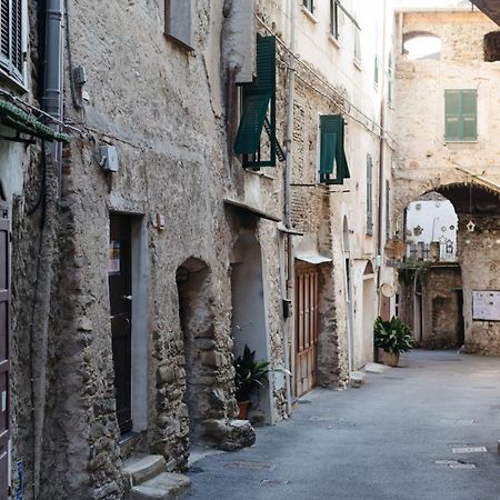 Ferienwohnung A Ca De Dante Dolceacqua Exterior foto