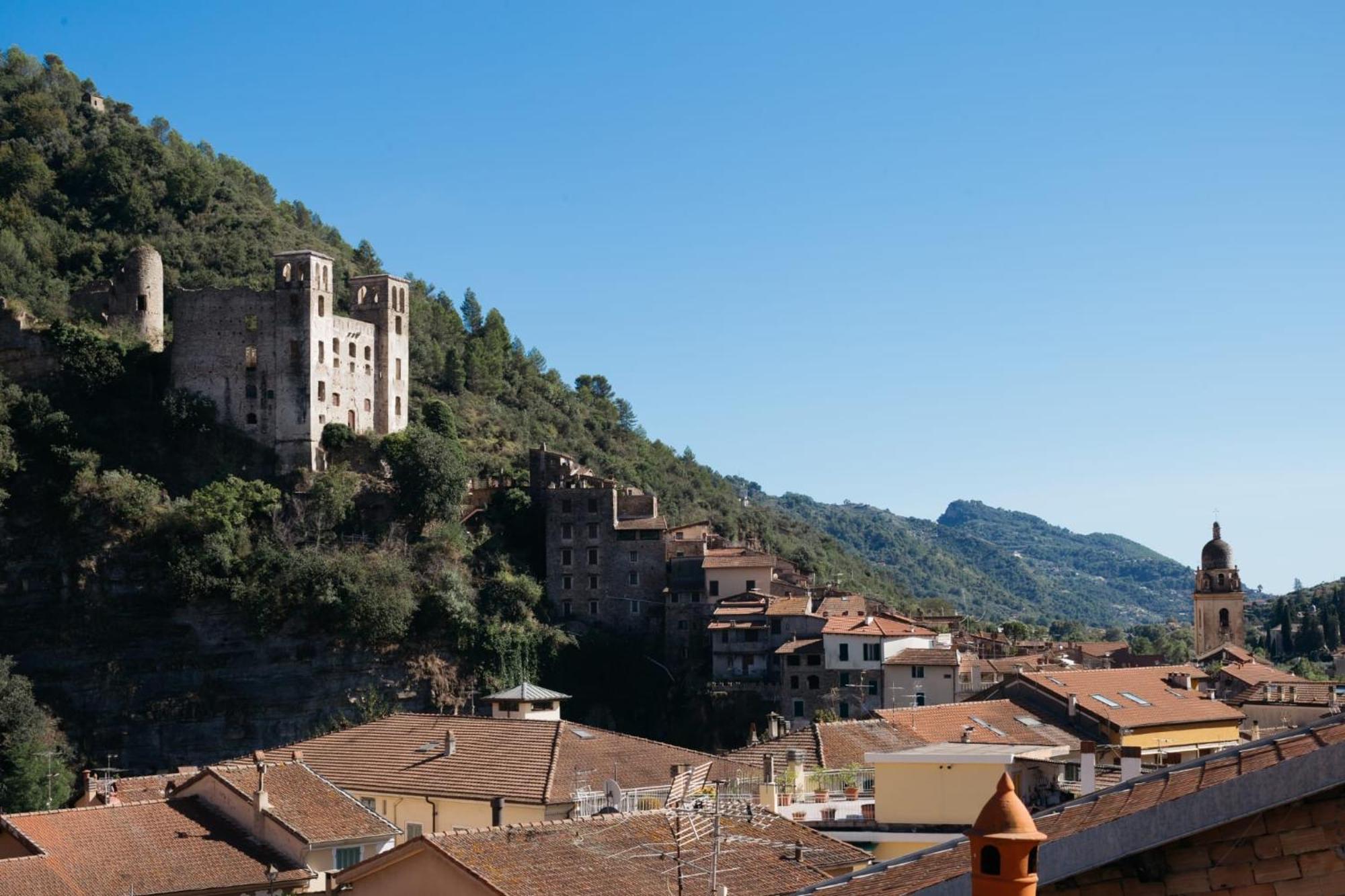 Ferienwohnung A Ca De Dante Dolceacqua Exterior foto