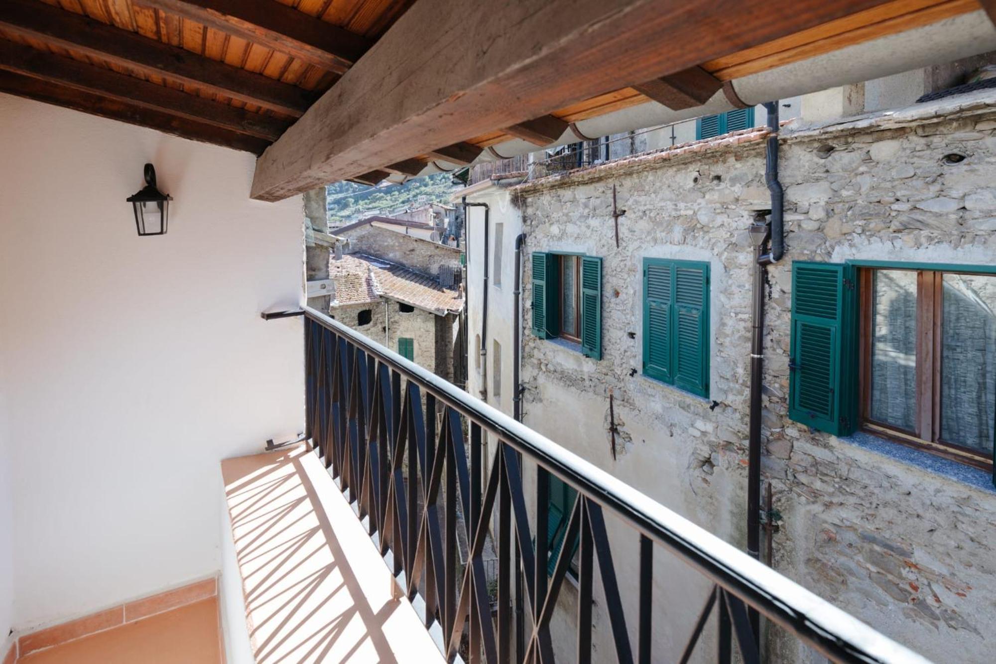 Ferienwohnung A Ca De Dante Dolceacqua Exterior foto